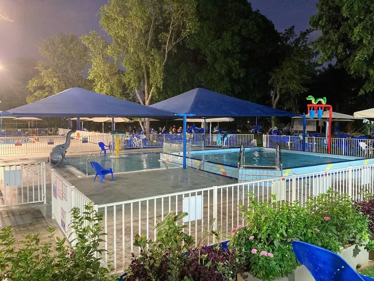 Neve Sharet Country Club