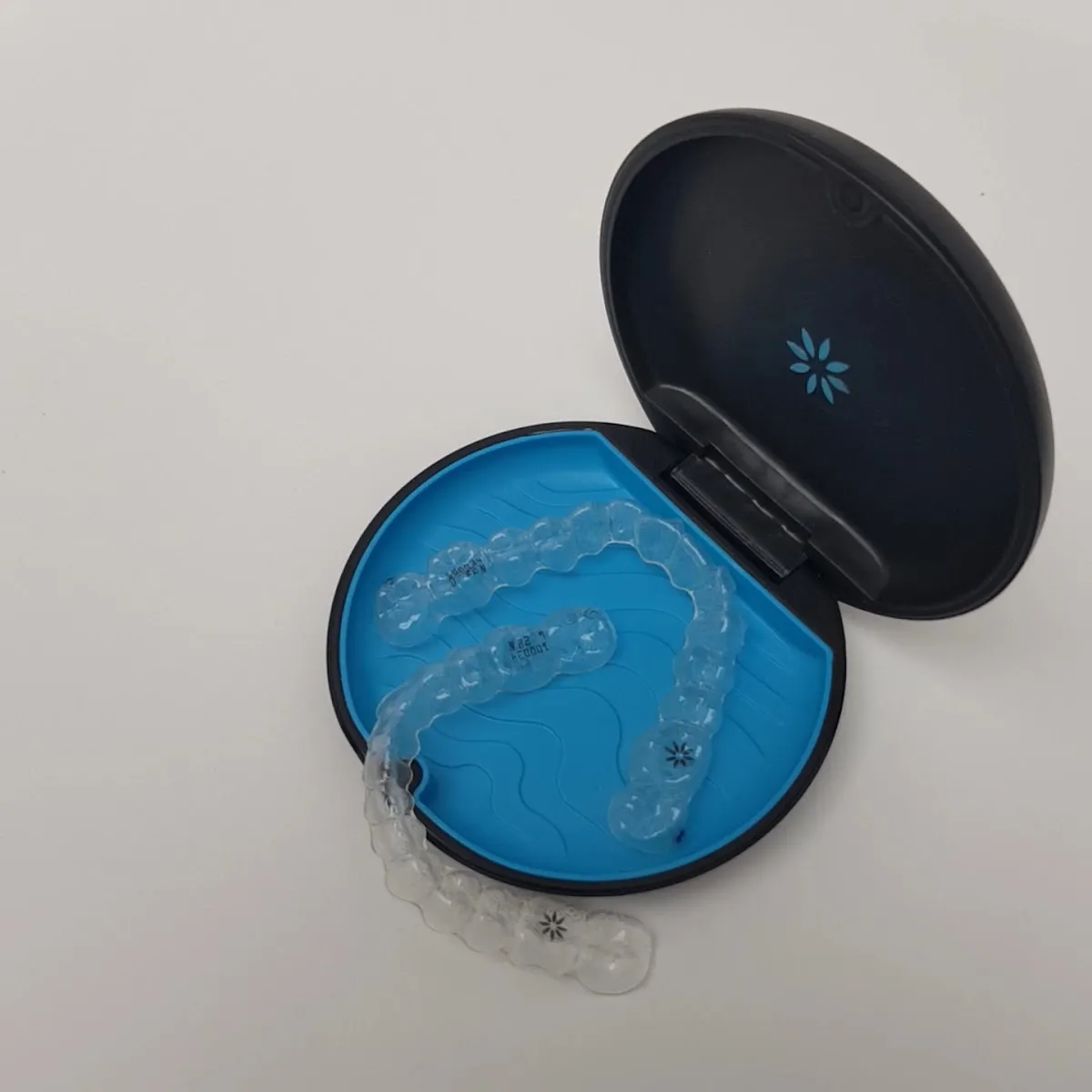 מרפאת שיניים ד"ר אבייב - יישור שיניים שקוף Invisalign בחולון, תמונה 5