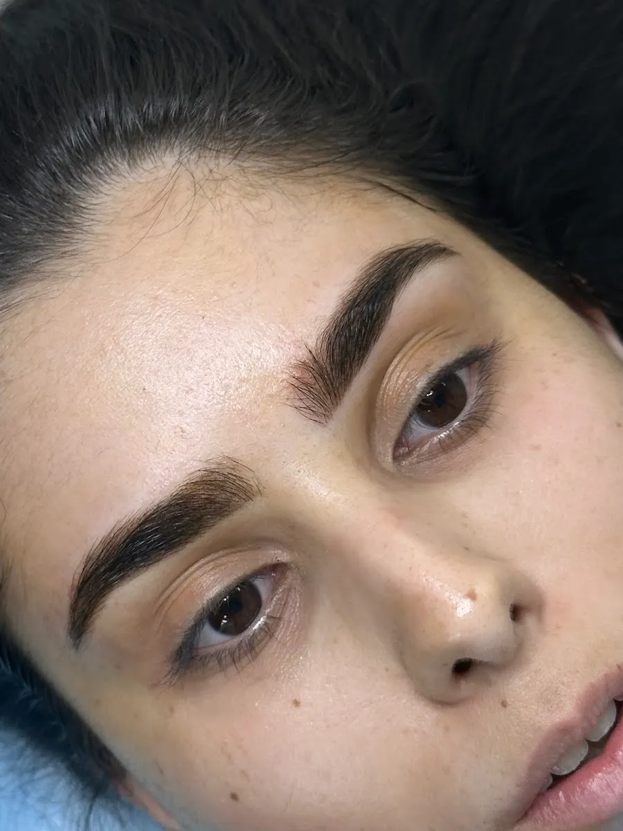 ג'ואן אטלי Cosmetics Solutions איפור קבוע וקוסמטיקה מתקדמת, תמונה 3