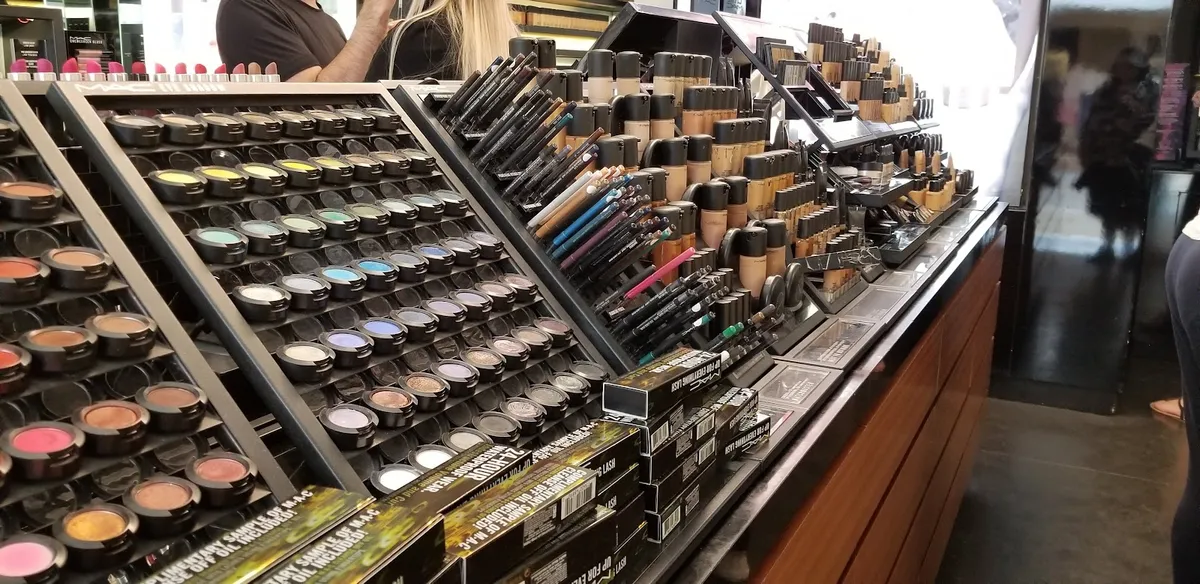 MAC Cosmetics Mamila, תמונה 2