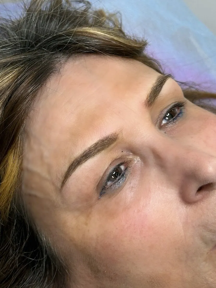 ג'ואן אטלי Cosmetics Solutions איפור קבוע וקוסמטיקה מתקדמת, תמונה 4
