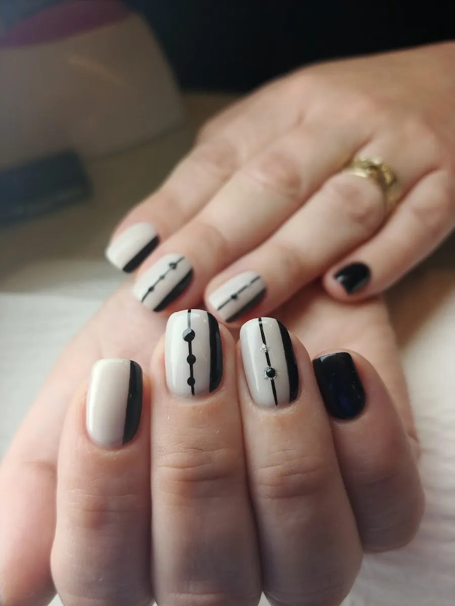 Mika's nails מיקה ציפורניים, תמונה 4