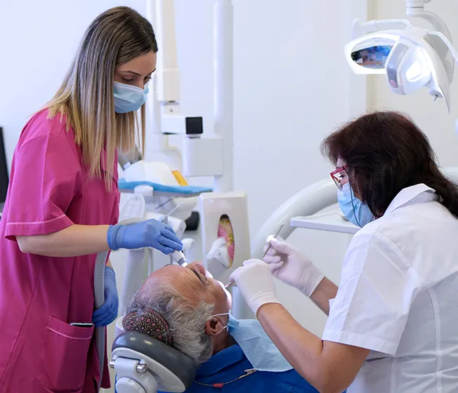 ד״ר סוזנה דורפמן - מרפאת שיניים לכירורגיה ואסתטיקה Dr. Susana Dorfman - Dental Surgery clinic, תמונה 2