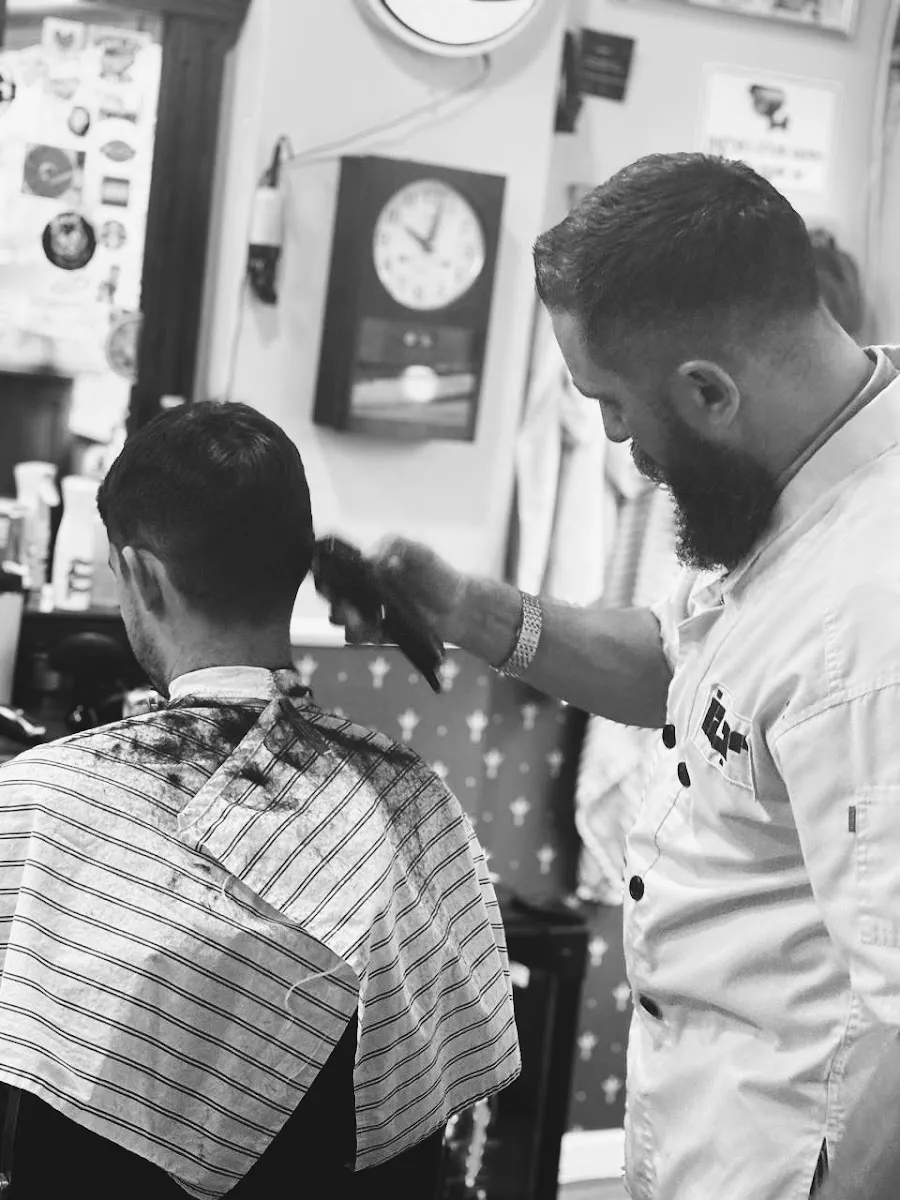 מספרת גברים קלאסית של רינגו Ringo's classic barbershop, תמונה 6