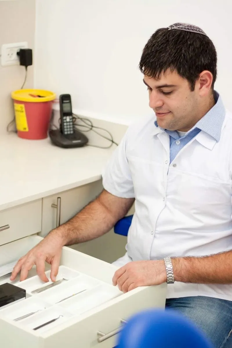 ד"ר צחי שטרק - מרפאת שיניים בירושלים, תמונה 3
