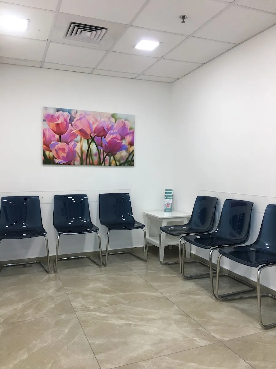 ד״ר קלאודיה בלום: תמונה 3
